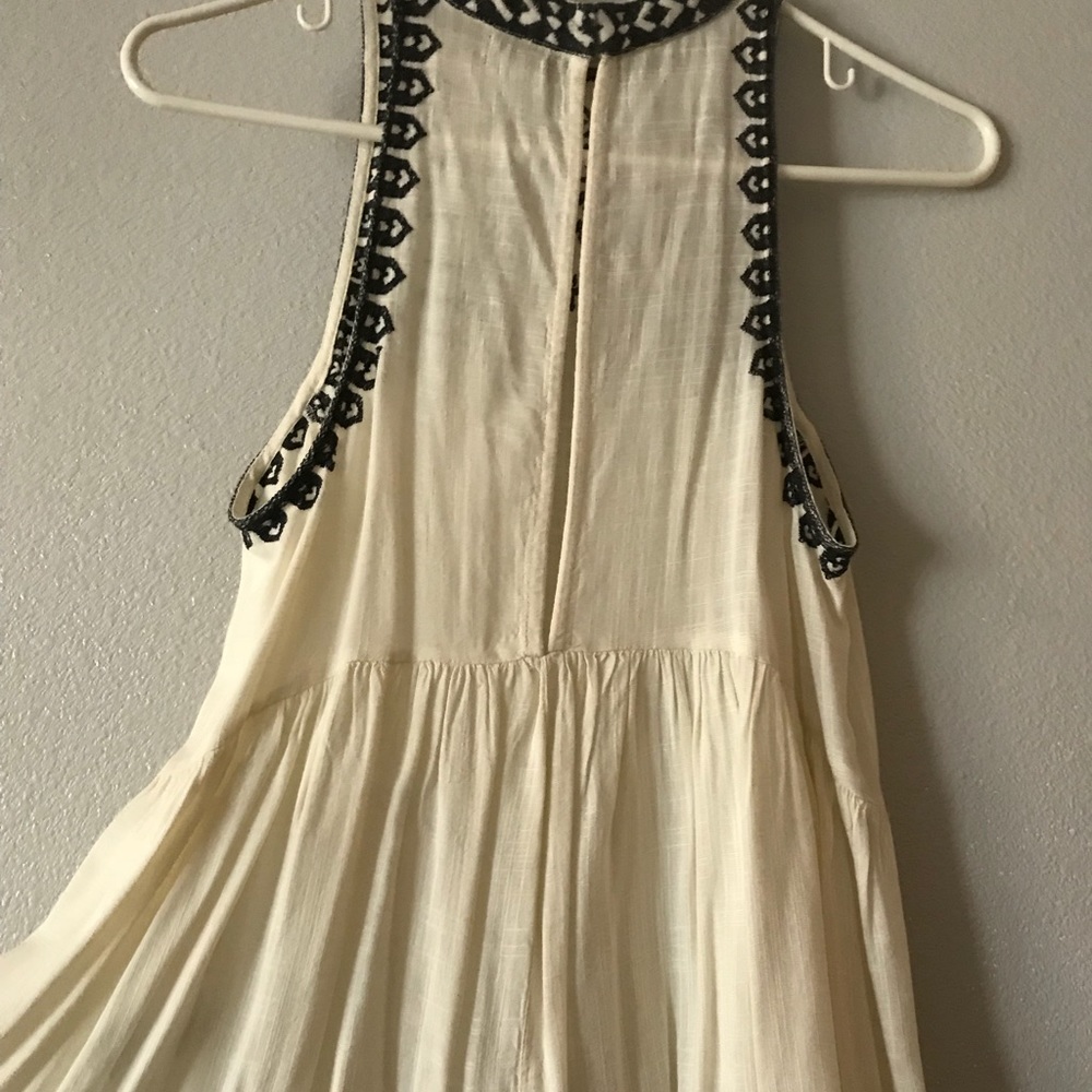 halter top - Picture 3 of 3